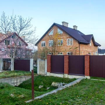 Максимишина вул., 23