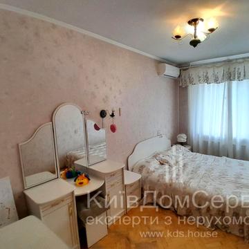 Захарівська вул., 10