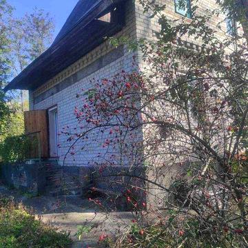 Продаж цегляного дому з ділянкою 9 соток.2 пов.+гараж.Від Києва 60 км.