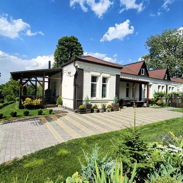 Будинок під житло або бізнес в центрі Городища — 248 м², 10 соток