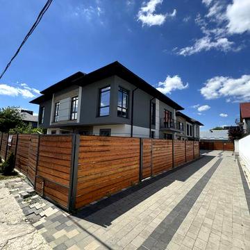 Продам 2-х поверховий Таунхаус із терасою, готовий до ремонту