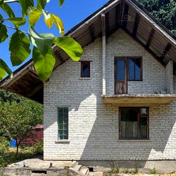 Продається дачний будинок в Липниках біля Львова