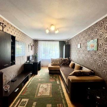 Продаж Затишна трикімнатна квартира пр-кт Відродження, Луцьк