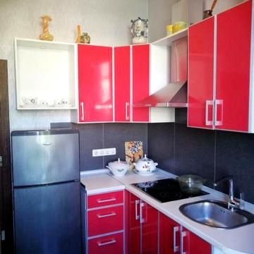 Продам 2х комнатную квартиру возле метро Заводская