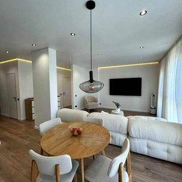 Продаж 2-кімнатної сонячної квартири ЖК Globus Park