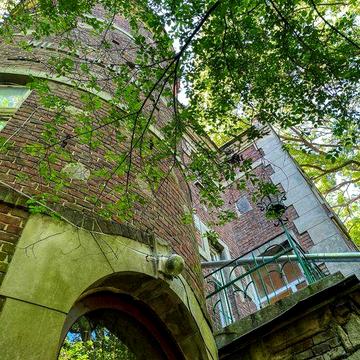 Продаж австрійської вілли Villa Lomnica на вул. Сахарова, 62А.