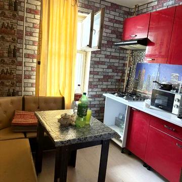 Продажа 1 к. квартири 34 кв.м., вул. Милославська, 19-А