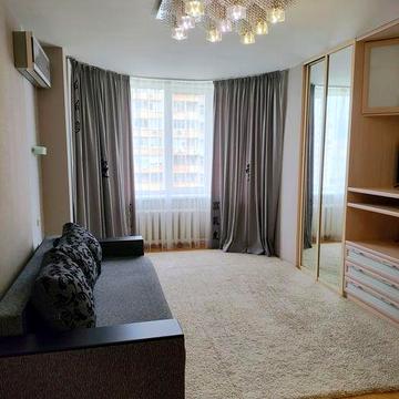 Продам 1 к.квартиру Ахматової Григоренко Дарницький р-н Метро Позняки