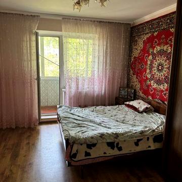 Продам 3-кімнатну квартиру на просп. Червоної калини(Маяковського) 34!