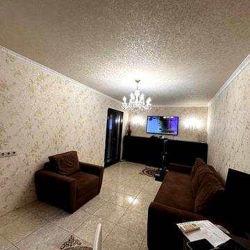 Продам 2-х кімнатну квартиру в центрі