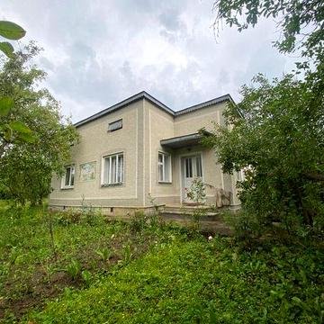 Будинок з ділянкою у селі Нивочин