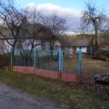 Продам будинок з земельною ділянкою