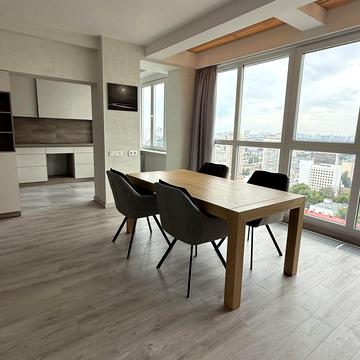 Богдана Хмельницького вул., 39