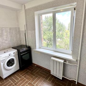Кирилівська вул. (Фрунзе), 152