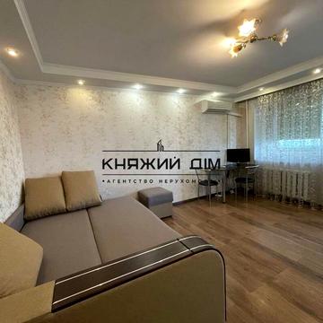 Русанівська набережна вул., 16