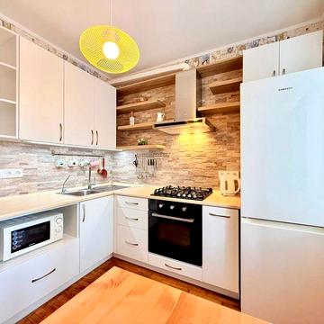 Продам 2 комнатная квартира улица Бориса Гмыри 9 метро Позняки
