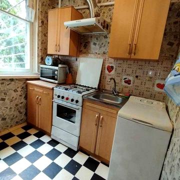 Сдам 2комн. кв., метро "Дворец Спорта", Байрона 154. Доп только свет.