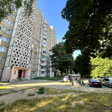 Європейського Союзу просп. (Правди), 100