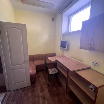 Петра Калнишевського вул., 4а