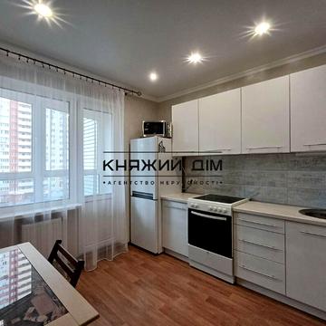 Бориса Гмирі вул., 16а