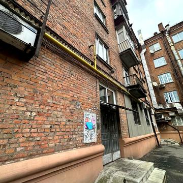 Героїв Крут вул. (Фурманова), 1