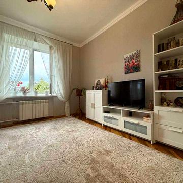Продаж 3к квартири Вишгородська 4 65м2 Сталінка Кадр без комісії