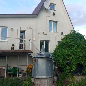 Другий поверх у будинку у Забуччі (18 км до Києва). Вхід окремий