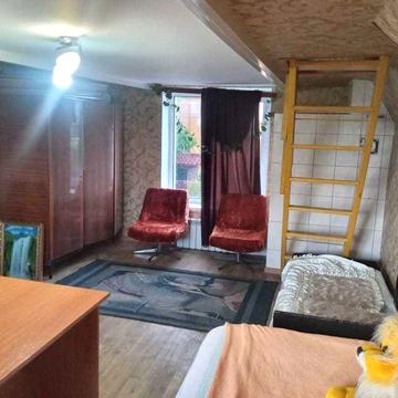 Другий поверх у будинку у Забуччі (18 км до Києва). Вхід окремий