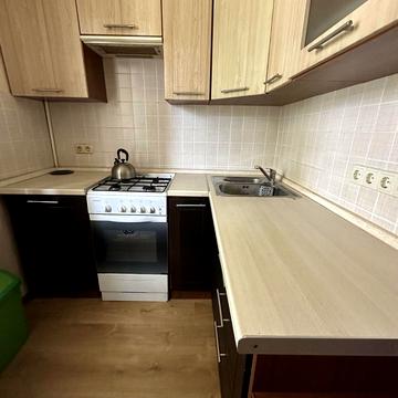 Центральна вул., 76