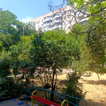 Академіка Корольова вул., 83/1