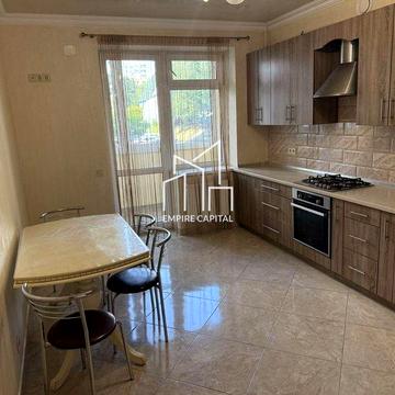 Продаж 3-кім квартири по вул.Плугова
