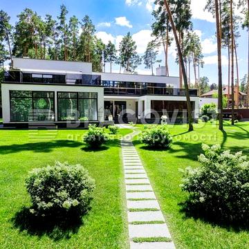 Продаж будинку в сосновому лісі з виходом до озера. Мощун