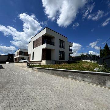 Будинок Гаї Гричинські поблизу Подолян