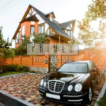 Патріотів вул., 25
