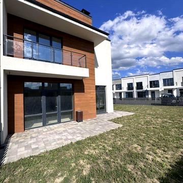 Зданий дуплекс в готовому містечку закритого типу