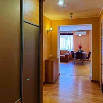 Авіаконструктора Антонова вул., 8-А