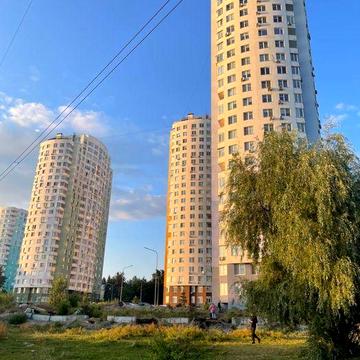 2 кімнатна кв., ЖК Озерний, Наумовича 6, з ремонтом, без% ЖК Озерний