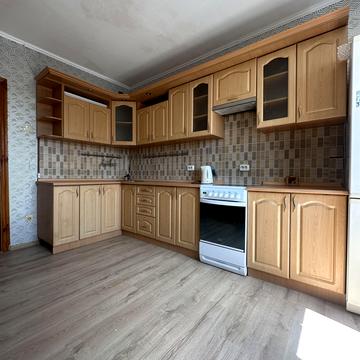 Смілянська вул., 15