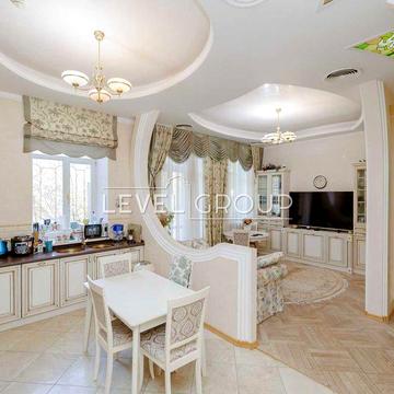 5 кім 187м.кв. вул. Мала Житомирська 5 Центр