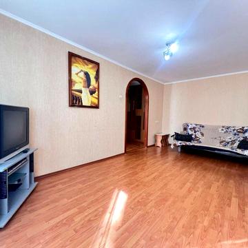 Гарна каартира в центрі Чернігова, парк Богдана, 2 поверх