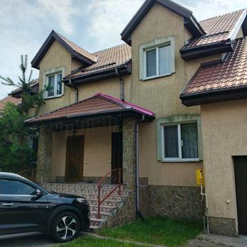 Продаеться окремий дім-дуплекс,163м.кв.Евроремонт,повни фарш.Торгуемся