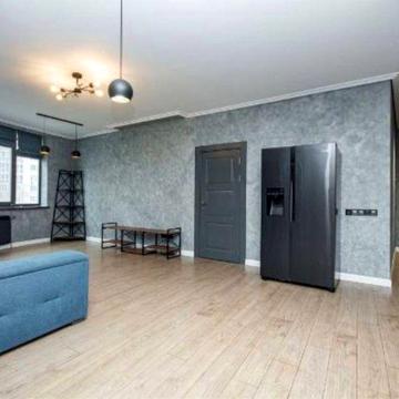 Дніпровська наб., 19  ПОВЕРХ Третій   З РЕМОНТОМ