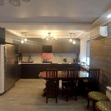 Сучасна 3к квартира з дорогим ремонтом.