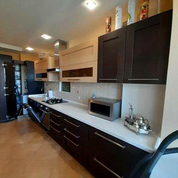 Без комісії, 2к,74м², два балкони, вбудована кухня з технікою