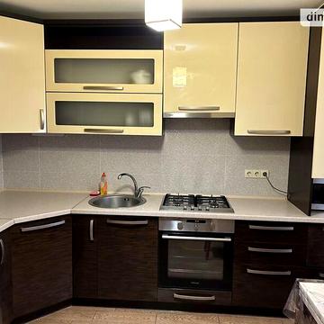 Продаж 3к Квартира Тролейбусна вулиця