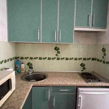 Продам гостинку с капремонтом в районе ЮЖД