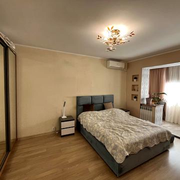 Миколи Закревського вул., 77