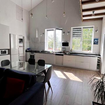 Продается современный и уютный дом в живописном селе Молодежное.