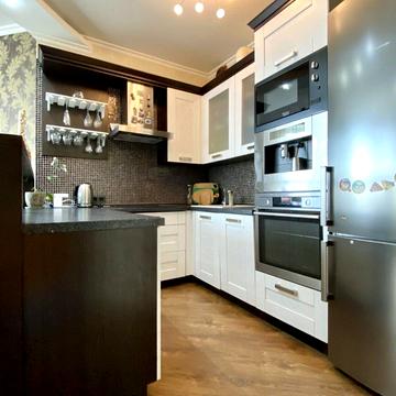 Вишгородська вул., 45
