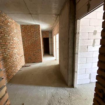 Продаж двокімнатної квартири із зручним виїздом до Києва!